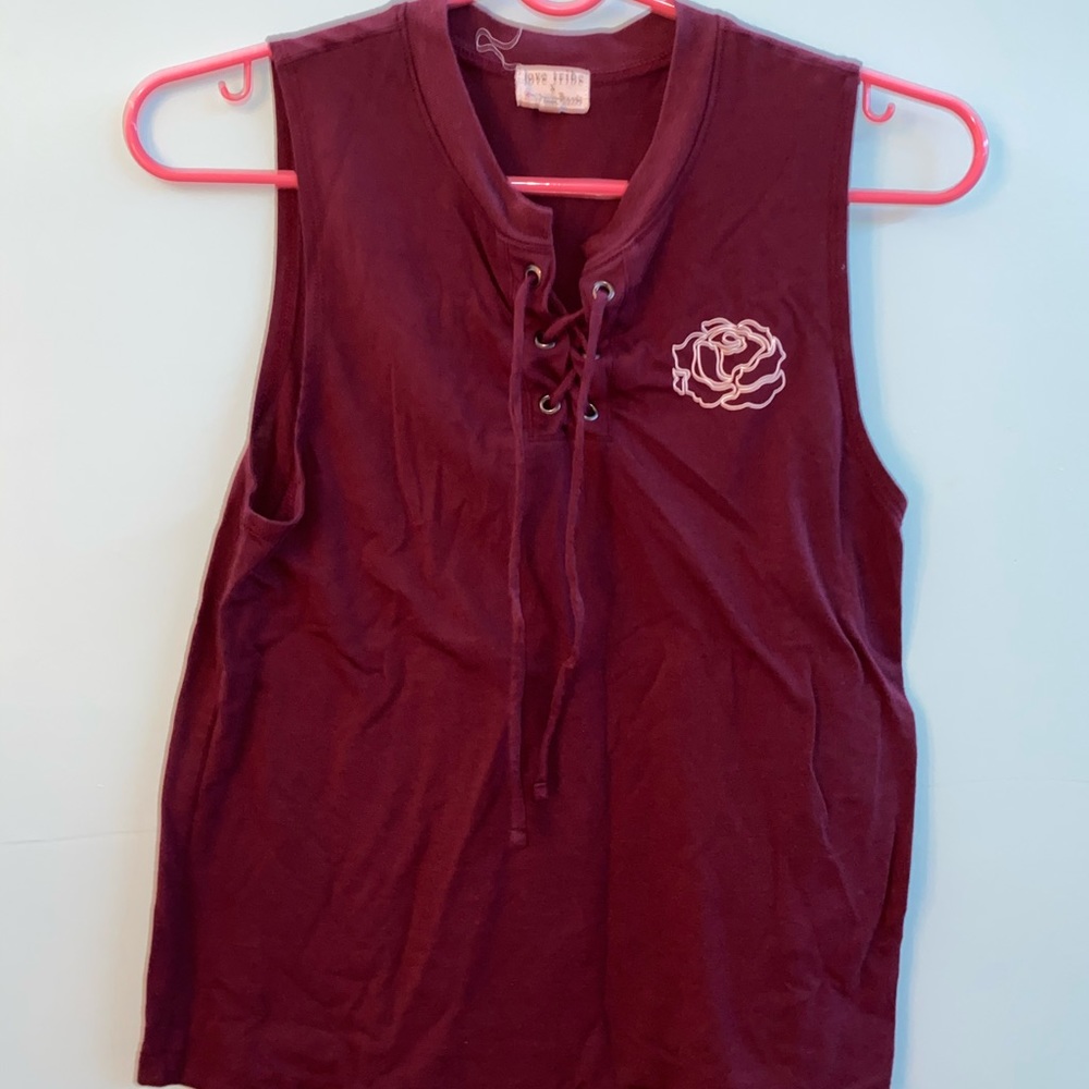 sleeveless top